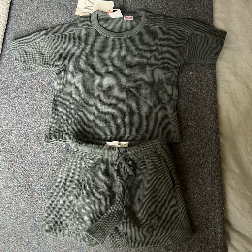 Zara 9-12 month waffle set